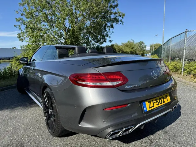 Mercedes-Benz C-Klasse Cabrio AMG 63 S 2017 Benzine 9