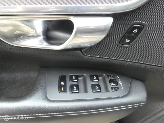 Volvo V90 2.0 T5 R-Design 2017 Benzine 23