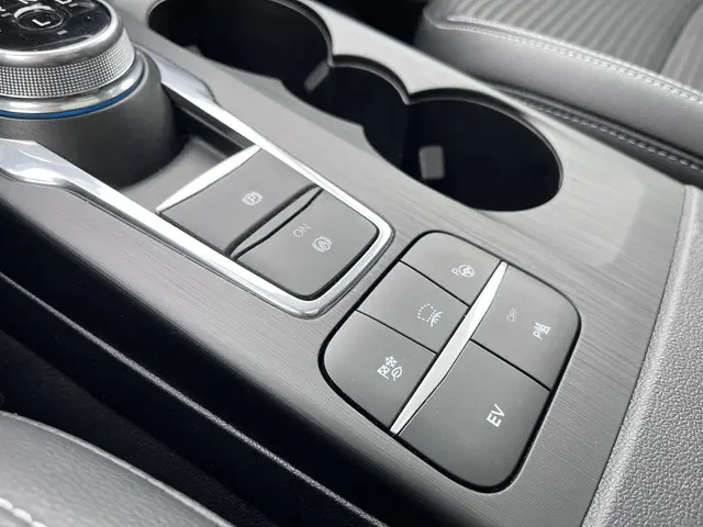 Ford Kuga 2.5 PHEV Titanium X 2022 Hybride Benzine 18