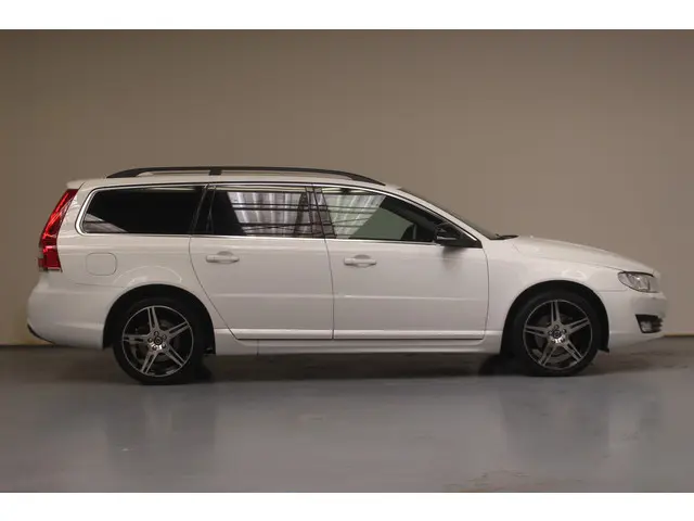 Volvo V70 T4 190pk Classic Edition Automaat 2015 Benzine 3