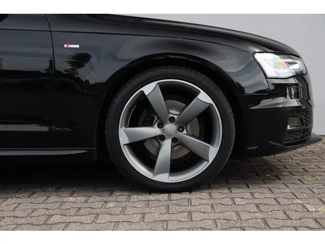 Audi A4 Avant 1.8 TFSI (2x) S-line 2015 Benzine 8