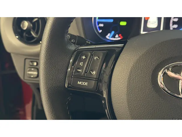 Toyota Yaris 1.5 Hybrid Active 2019 Hybride Benzine 17