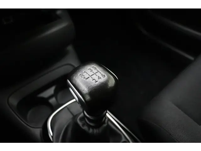 Citroën C4 Cactus 1.2 PureTech Shine Plus 2020 Benzine 23