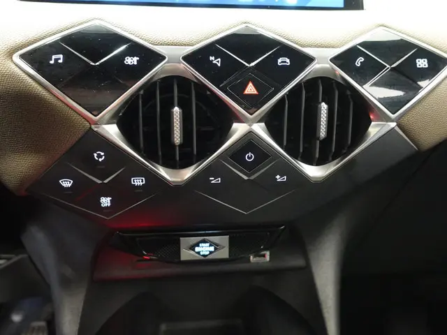 DS DS 3 Crossback 1.2 PureTech Business 2019 Benzine 24