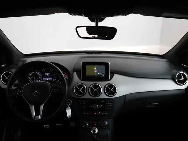 Mercedes-Benz B-Klasse 180 Prestige 2014 Benzine 3