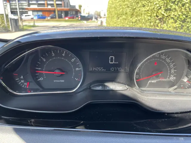 Peugeot 208 1.2 PureTech Style 2015 Benzine 9