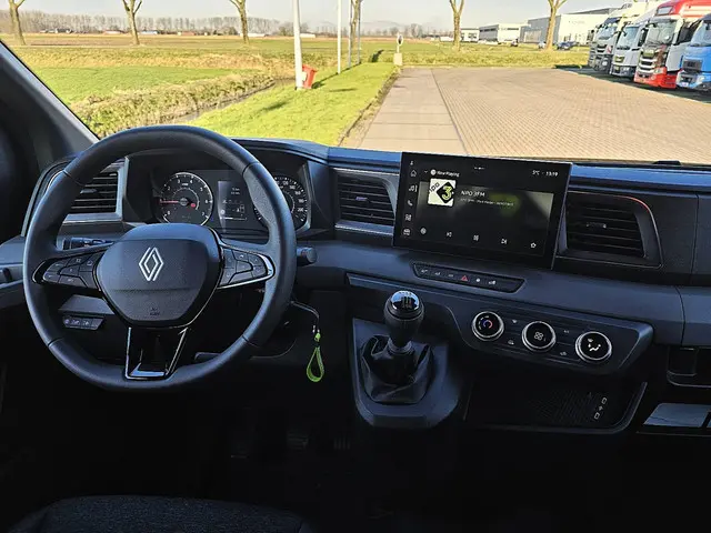 Renault Master 2.0 2024 Diesel 8