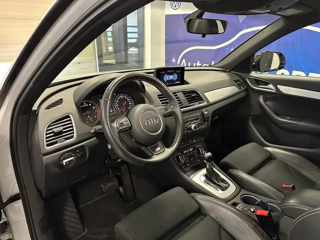 Audi Q3 1.4 TFSI CoD Sport S Line Edition 2017 Benzine 13