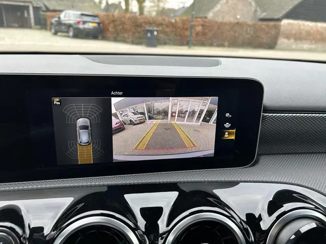 Mercedes-Benz A-Klasse 220 Premium 2019 Benzine 22
