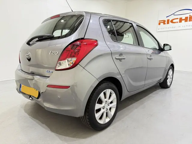 Hyundai i20 I-20 HB 1.2i i-Deal Airco NAP 2014 Benzine 6
