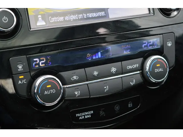 Nissan QASHQAI 1.2 Connect Edition 2015 Benzine 4