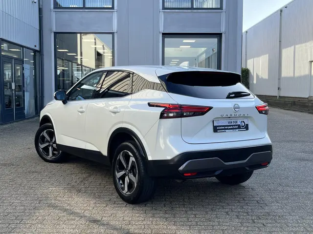 Nissan QASHQAI 1.3 MHEV Xtronic N-Connecta 2024 Benzine 4
