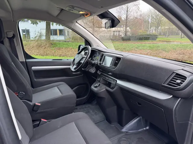 Opel Vivaro 2.0 CDTI L3H1 DC Innovation 2020 Diesel 3