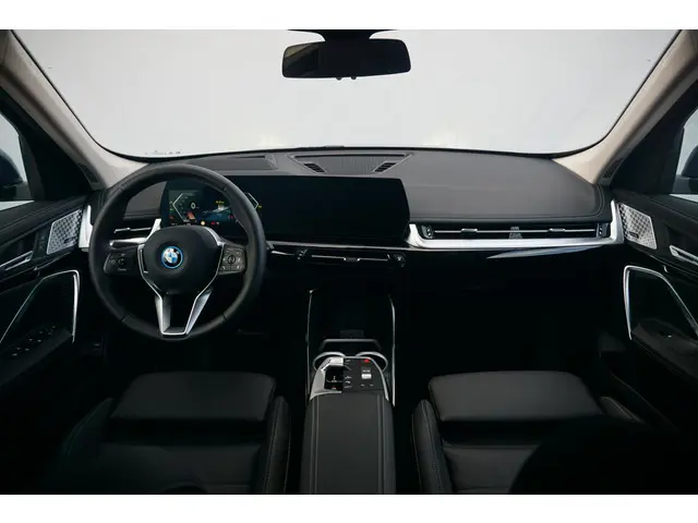 BMW iX1 eDrive20 2025 Elektrisch 12