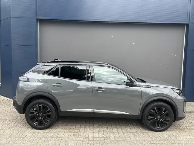 Peugeot 2008 1.2 Hybrid 145 GT 2025 Hybride Benzine 7