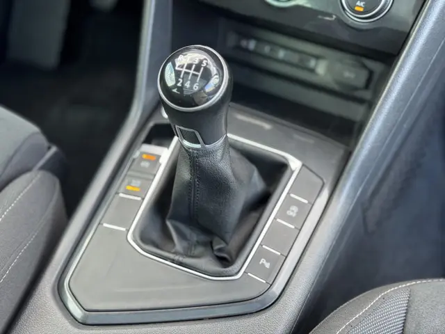 Volkswagen Tiguan 1.4 TSI R-Line Highline 2018 Benzine 23