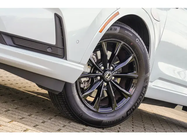 Honda CR-V 2.0i e:PHEV ADVANCE TECH 2025 Hybride Benzine 9