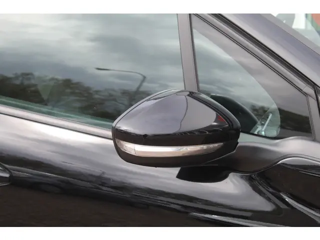 Peugeot 2008 1.2 PureTech Active//AUTOMAAT!! 2018 Benzine 13