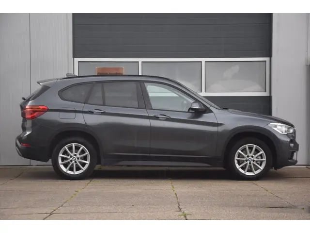 BMW X1 SDrive18i Executive 2018 Benzine 4