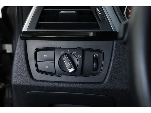 BMW 3 Serie Touring 320i M-Sport 184pk 2017 Benzine 26