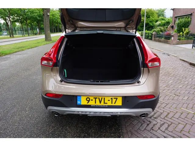 Volvo V40 Cross Country 1.6 T4 Momentum 2014 Benzine 12