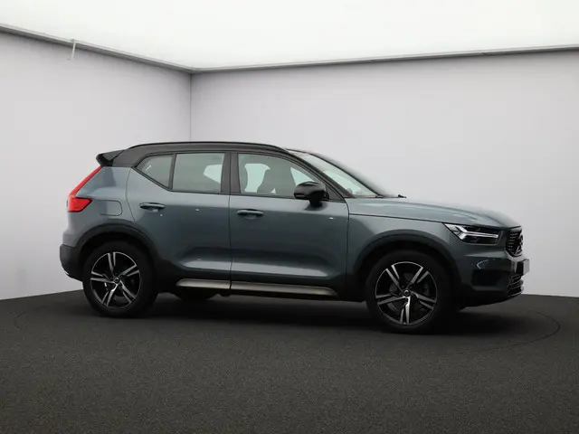 Volvo XC40 2.0 T4 R-Design 2019 Benzine 32