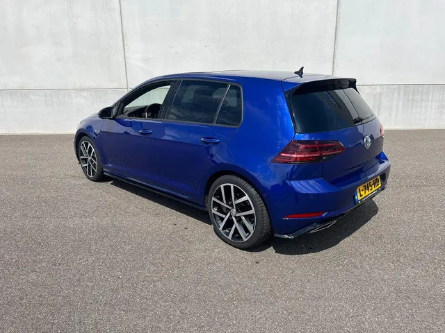 Volkswagen Golf 1.5 TSI Highline Business R 2018 Benzine 14