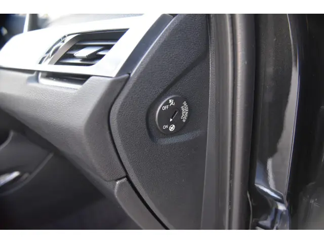 BMW X1 sDrive20i High Executive 2017 Benzine 30