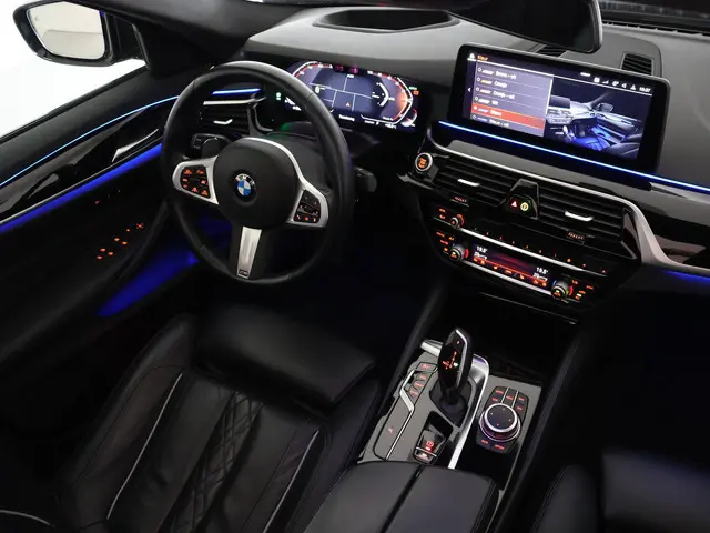 BMW 5 Serie 540i M-SPORT 2022 Benzine 25