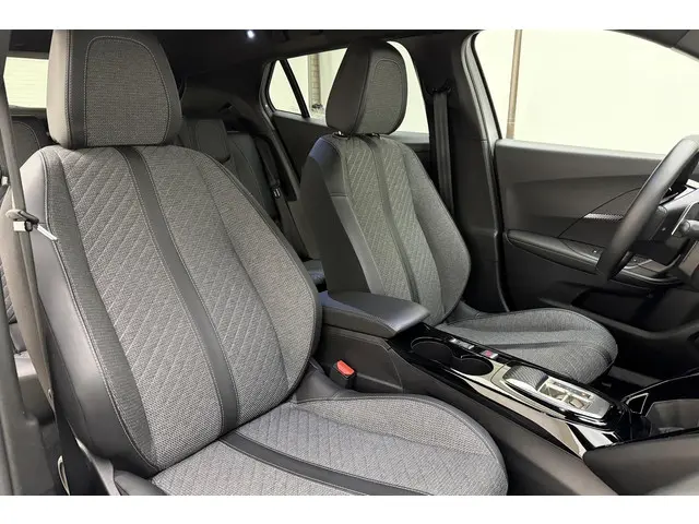 Peugeot 2008 1.2T 130pk Automaat Allure 2024 Benzine 13