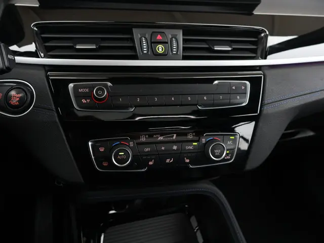 BMW X1 sDrive20i High Executive Edition 2021 Benzine 32