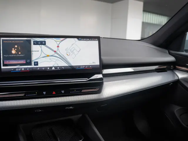 BMW 5 Serie Touring 530e 2024 Hybride Benzine 11