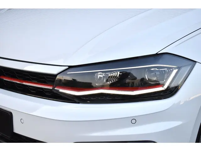 Volkswagen Polo 2.0 TSI GTI 200pk 2018 Benzine 4