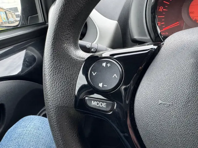 Peugeot 108 1.0 e-VTi Active 2016 Benzine 12