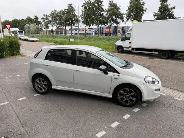 Fiat Punto Evo 0.9 TwinAir Young ((( 105.000 km ))) 2014 Benzine 5