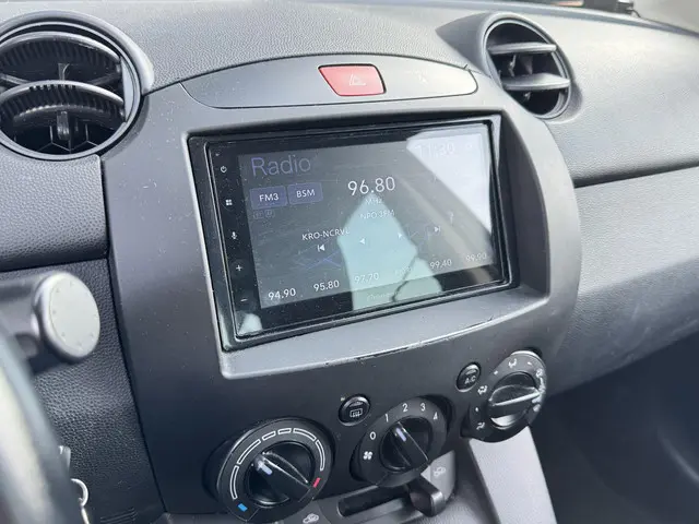 Mazda 2 1.3 COLOR EDITION 2014 Benzine 4