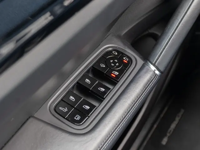 Porsche Cayenne 3.0 E-Hybrid 2021 Hybride Benzine 32