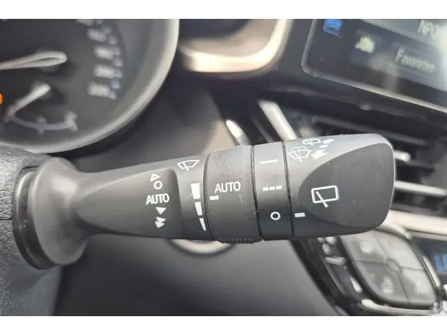 Toyota C-HR 1.8 Hybrid Style 2019 Hybride Benzine 24