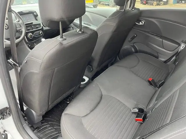 Renault Clio Estate 0.9 TCe Limited 2018 Benzine 6
