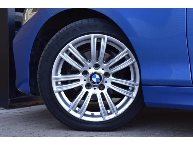 BMW 1 Serie 118i High Executive 2017 Benzine 29