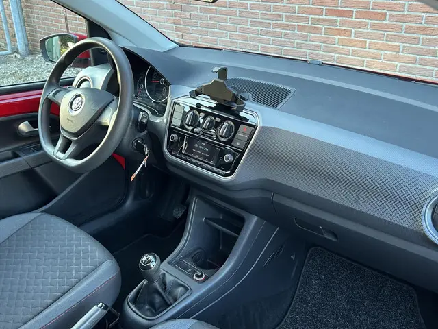 Volkswagen up! Sound Airco/Lmv/Pr-Glass 2018 Benzine 7