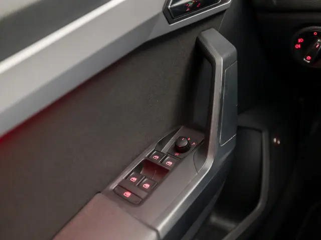 SEAT Ibiza 1.0 TSI FR Intense Sport 2018 Benzine 26