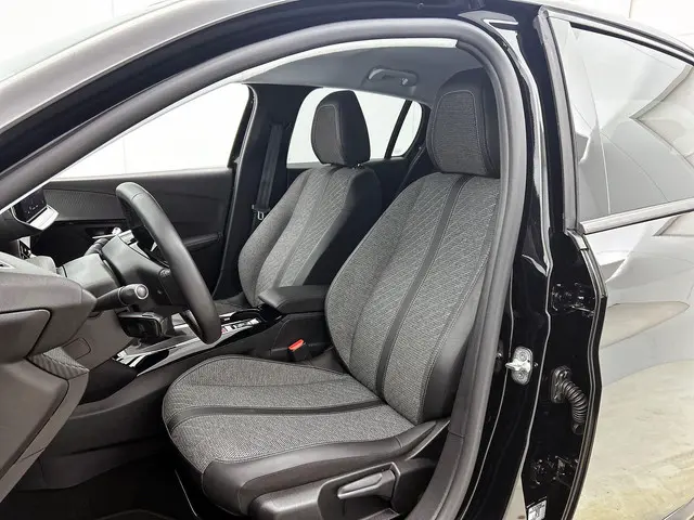 Peugeot 208 1.2 PureTech 100 Allure 2024 Benzine 8