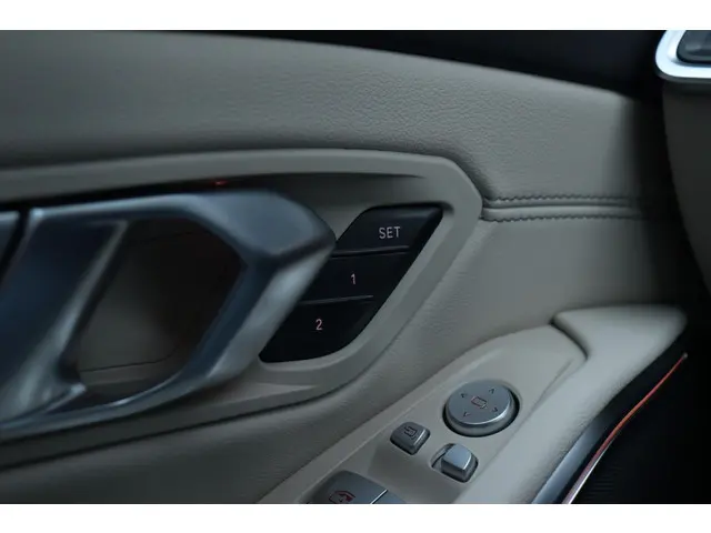 BMW 3 Serie Sedan 320i 2024 Benzine 31