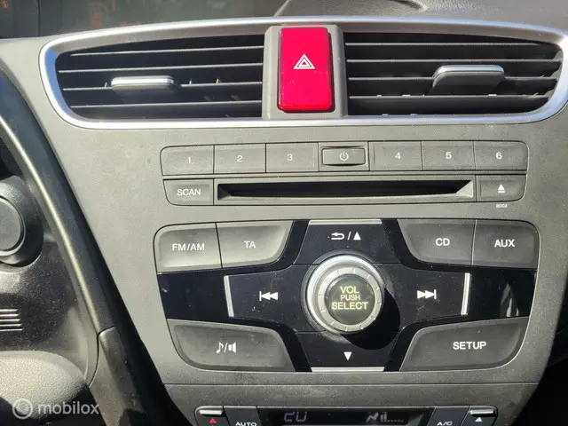 Honda Civic 1.4 Comfort cruise/clima/trekhaak 2014 Benzine 21