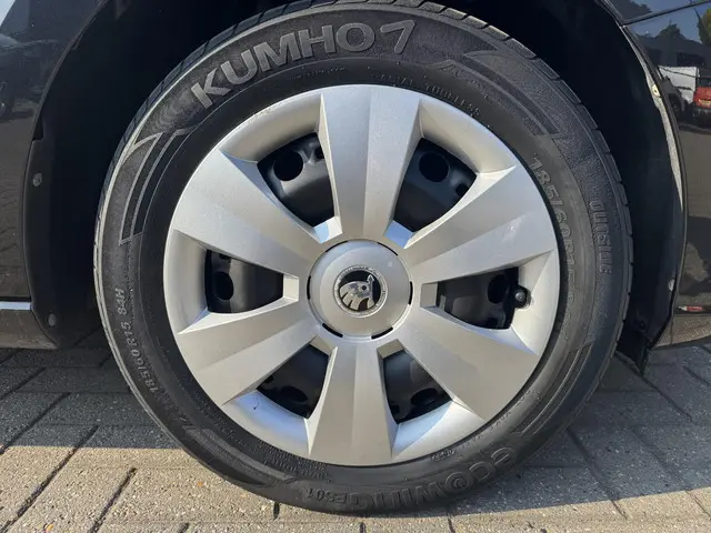 Škoda Fabia 1.0 TSI Drive 2018 Benzine 35