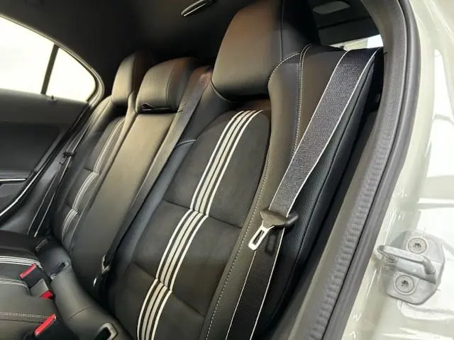 Mercedes-Benz A-Klasse 180 Sport Edition 2017 Benzine 26