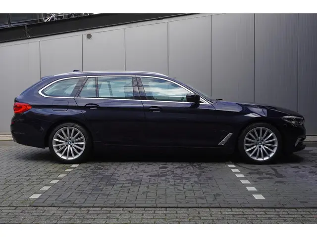 BMW 5 Serie Touring 520i 2018 Benzine 4