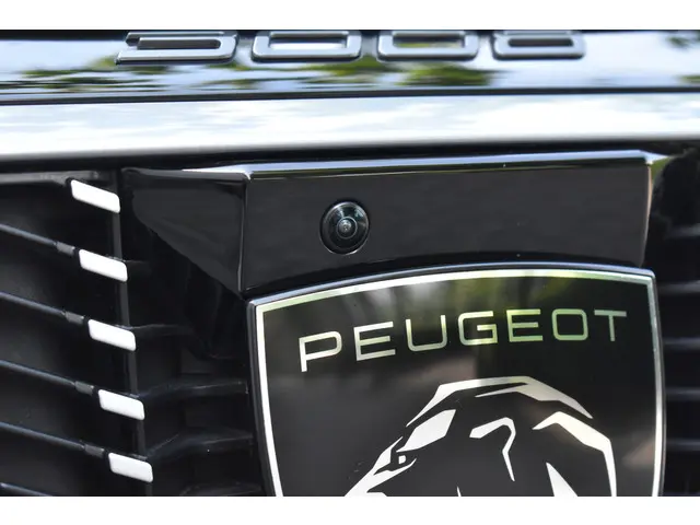 Peugeot 3008 Hybrid 136 EAT6 GT 2024 Hybride Benzine 25