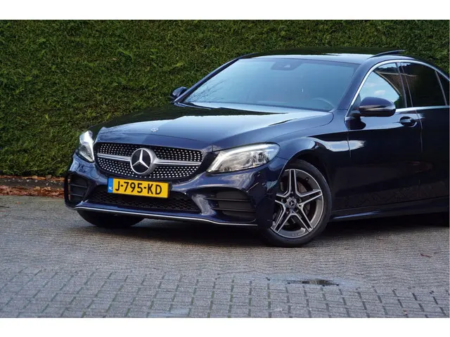 Mercedes-Benz C-Klasse C 180 AMG line 2020 Benzine 17
